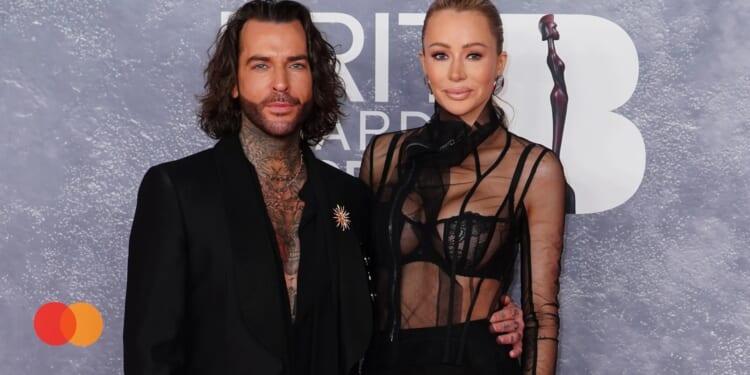 Olivia Attwood and Pete Wicks pictured kissing after pair's friendship became 'a passionate romance'
