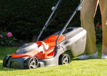 Garden owners rush to buy lawnmower with £70 off that’s a ‘gamechanger for front and back gardens’