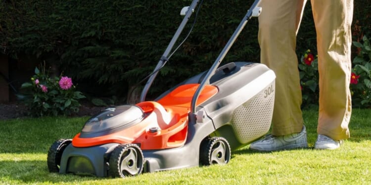 Garden owners rush to buy lawnmower with £70 off that’s a ‘gamechanger for front and back gardens’
