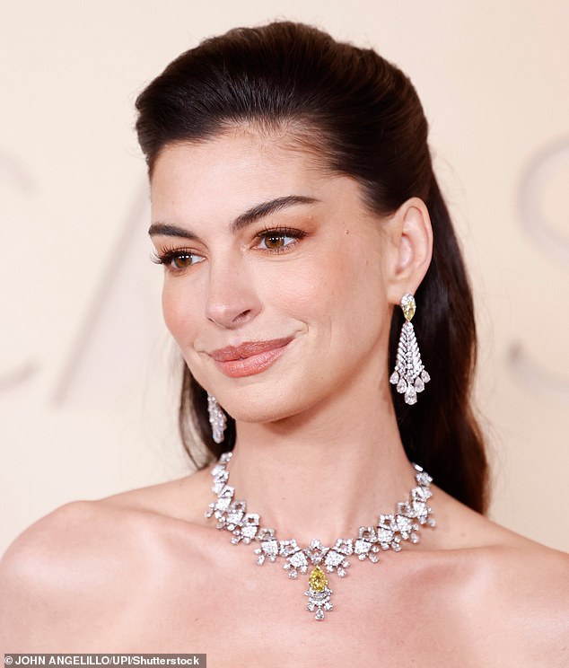 Anne Hathaway is seen on the same red carpet event as Nicole Kidman this week – with a very similar nose shape