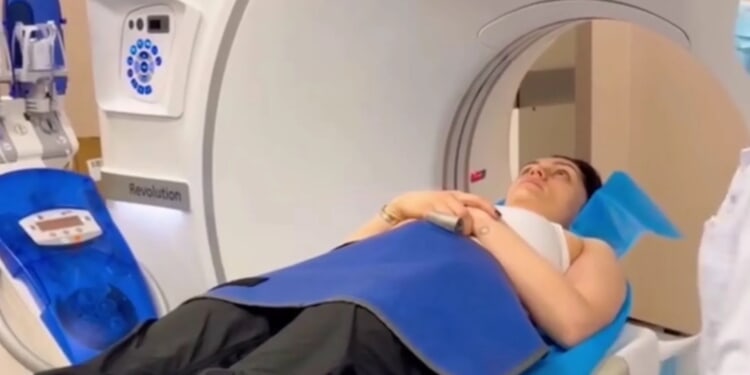 Jessie J rushed to hospital for MRI scan after fears she'd 'broken her neck' following car injury