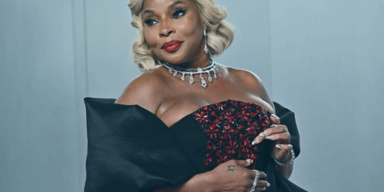 Mary J Blige reveals horrifying meet up with HUGE pop star who told her ‘dye your roots’ and dissed her ‘off-key’ vocals