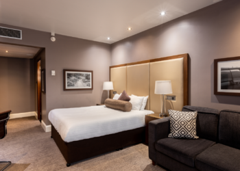 The stylish airport hotel in the UK with private transfers and free parking packages