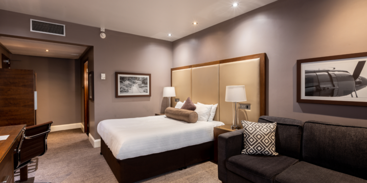 The stylish airport hotel in the UK with private transfers and free parking packages
