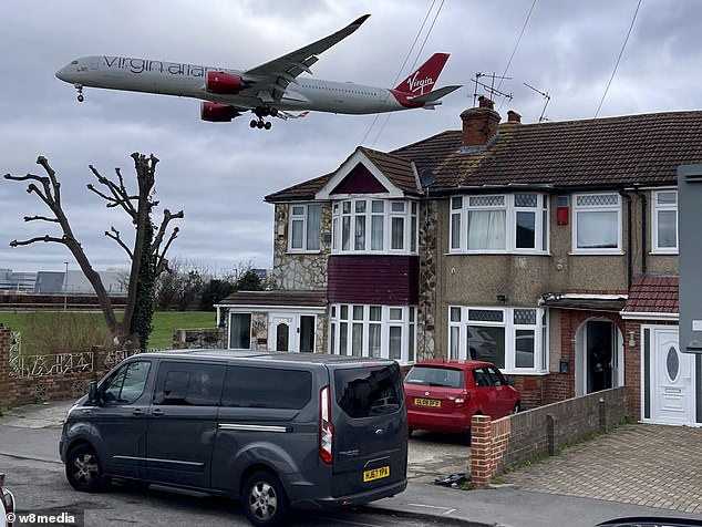 Planes come into land on Myrtle Avenue in Feltham which is located right next to Heathrow Airport