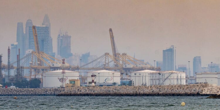 Warning of global recession if oil price hits $150 a barrel as Europe facing fuel shortage within days, says Shell boss