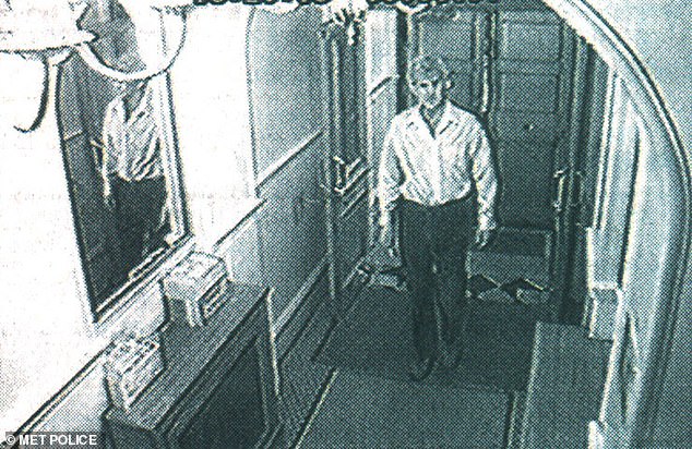 During the third police investigation, officers uncovered CCTV footage from Gracia¿s flat which showed her husband entering the building the day after she disappeared. Morton had always been adamant he had never been to the home before