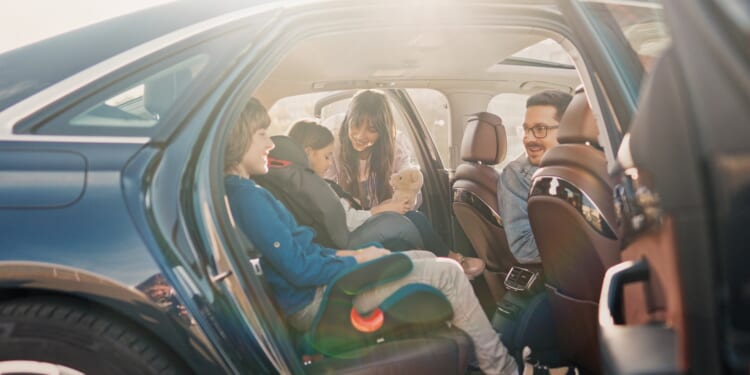 5 tips for a safer, happier family drive this Easter