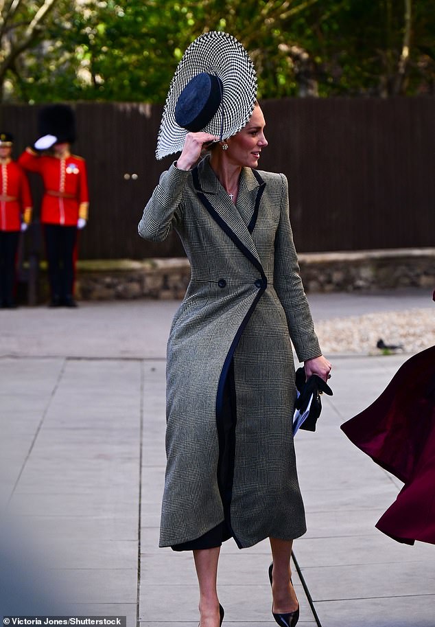 Videos showed Kate, 44, gripping onto her straw hat as she arrived in Kent for the enthronement of Dame Sarah Mullally, the first female Archbishop of Canterbury, in Kent
