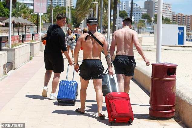 Mediterranean resorts always attract groups of pleasure-seeking young men and women