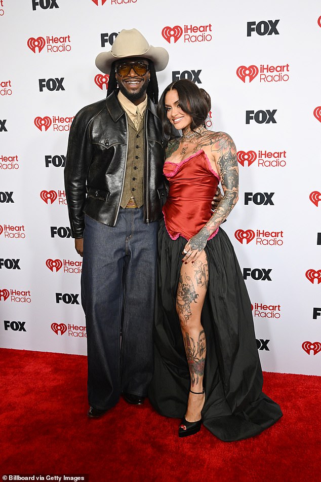 Shaboozey posed for a photo with Kehlani