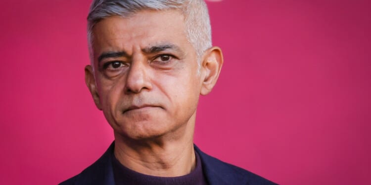 Sir Keir Starmer poised to hand London Mayor Sadiq Khan a peerage in bid to save his job