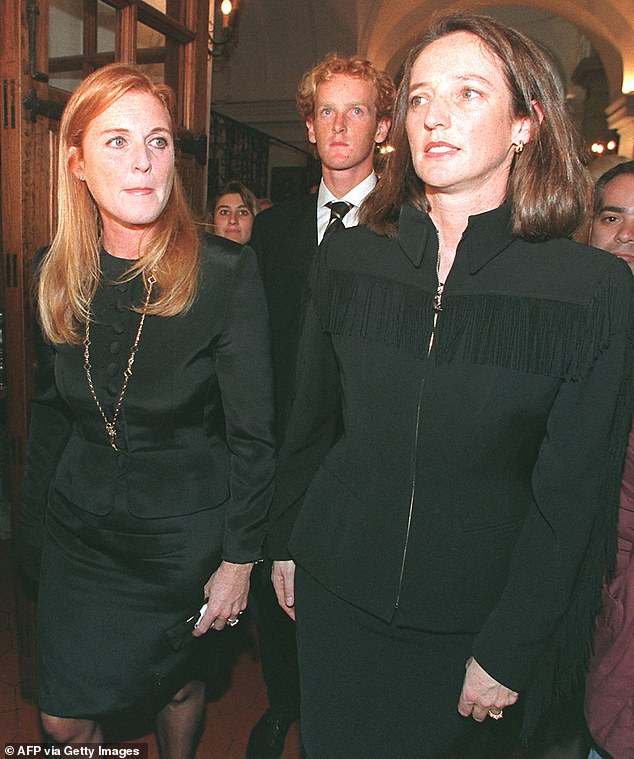 Fergie has previously turned to her older sister Jane Ferguson Luedecke in times of trouble (Pictured: The sisters in 1998)