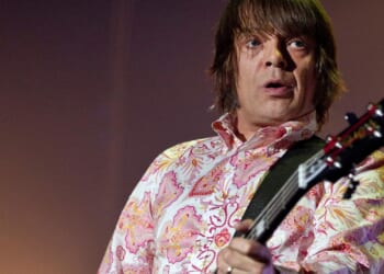 Gallagher brothers, Stone Roses and Johnny Marr to unite on stage for incredible tribute concert to late bassist Mani