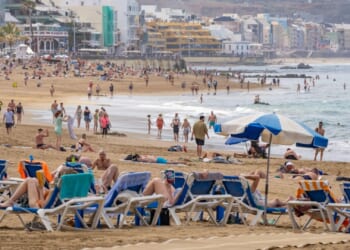 Body of girl, 15, pulled from sea in Brit tourist hotspot after mum reported her missing on family holiday