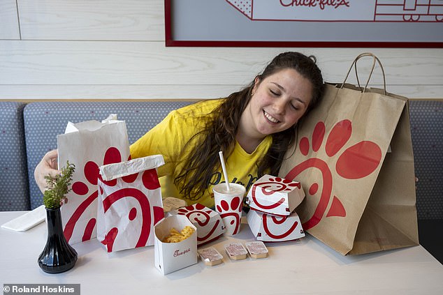 ¿The sauce is what is special,¿ declared 30-year-old American Marianthi, who had travelled over an hour for the opening