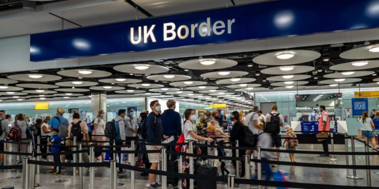 Starmer to be offered 'emergency brake' to stop influx of Europeans entering UK under new youth mobility scheme
