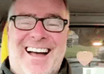 Hilarious moment Glasgow taxi driver's daughter FaceTimes to reveal she's engaged