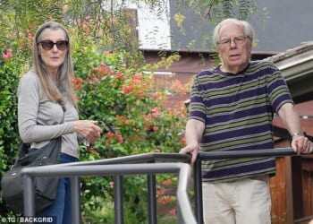 One of Hollywood¿s most enduring couples delighted fans on Tuesday as they showed their romance is still going strong after 26 years of marriage