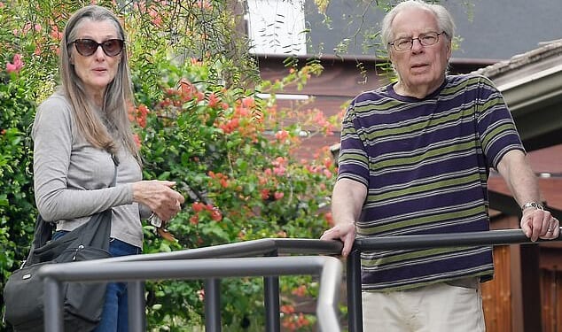 One of Hollywood¿s most enduring couples delighted fans on Tuesday as they showed their romance is still going strong after 26 years of marriage