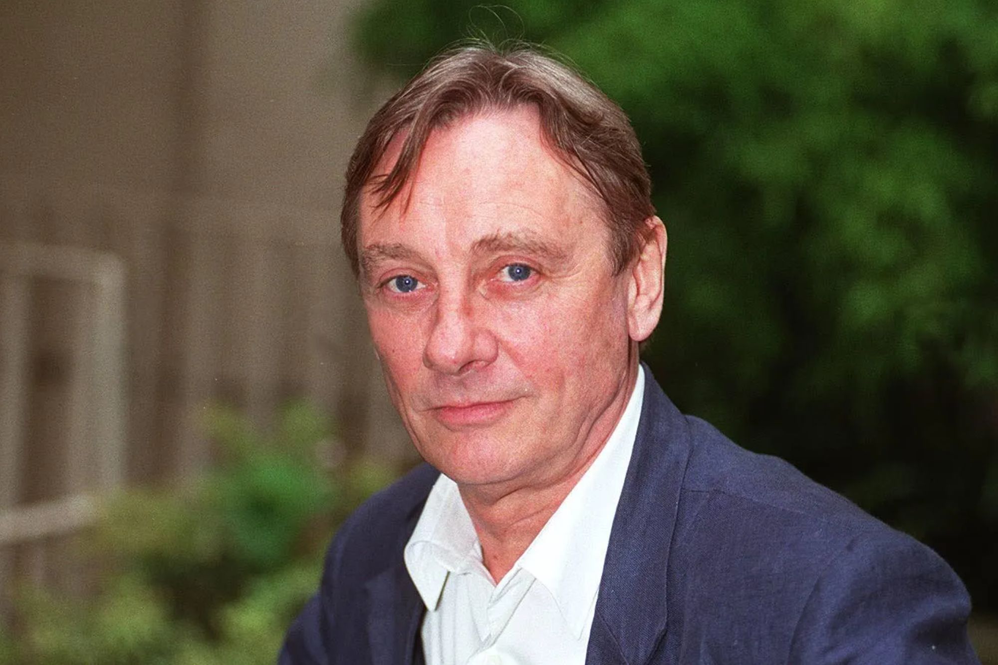 An image collage containing 1 images, Image 1 shows TOM GEORGESON British Actor Stars in the BBC1 drama series 'Between The Lines' COMPULSORY CREDIT: UPPA/Photoshot Photo UGL 008327/B-33 14.09.1994 The BAFTA award-winning drama series "Between The Lines" returns to BBC1 in mid-Oct