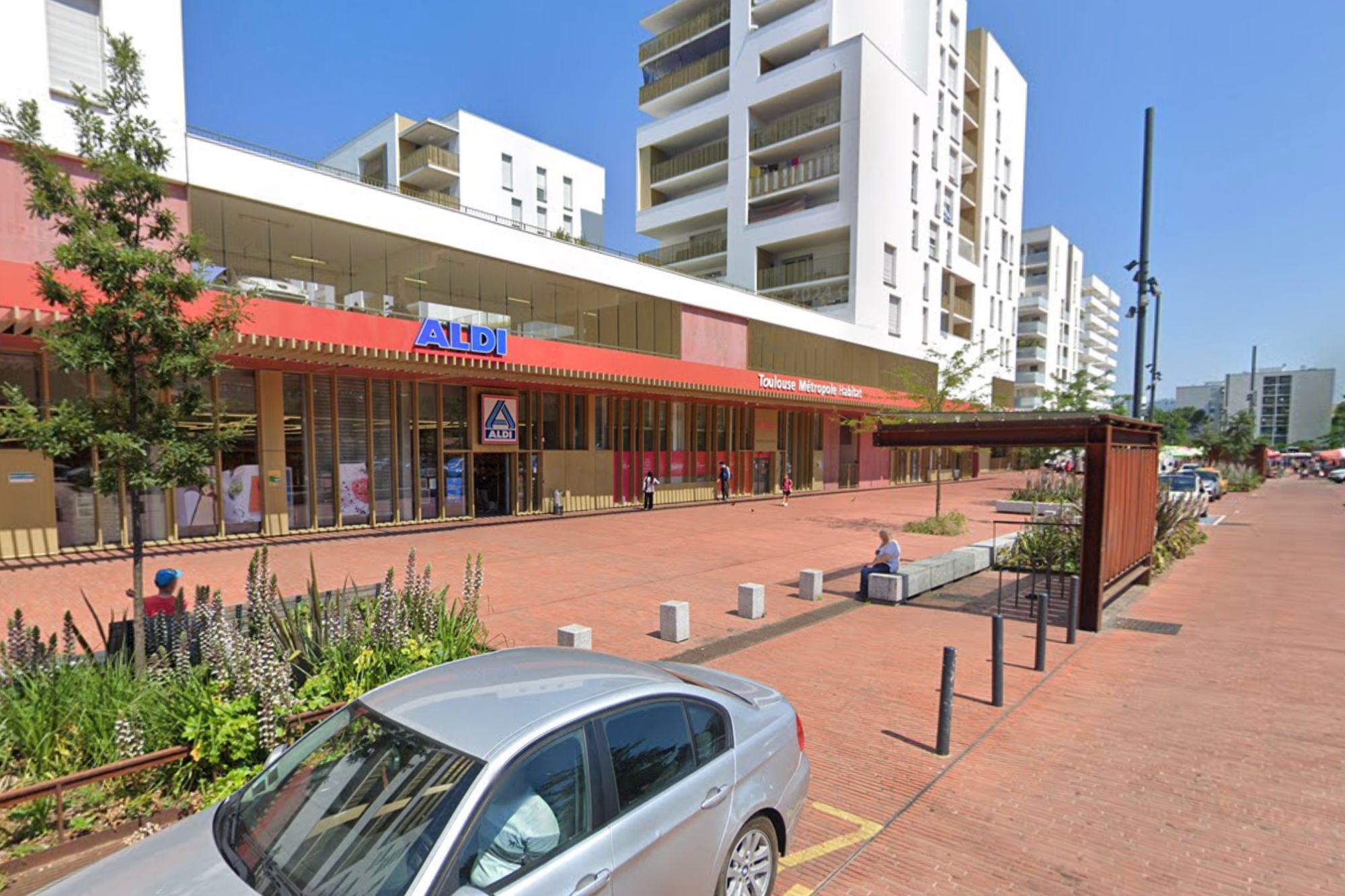 An image collage containing 1 images, Image 1 shows The Aldi supermarket on Empalot avenue in Toulouse, France
