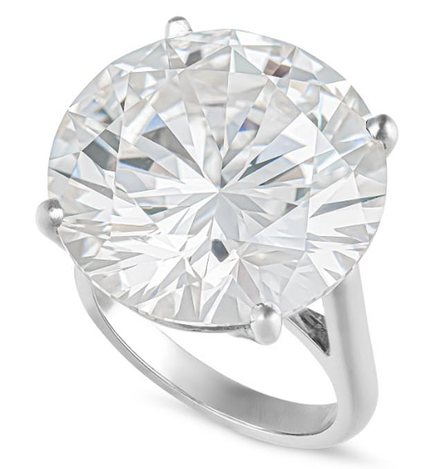 This is the largest white diamond to come to the UK market in over a decade. It was sold for £1.009million in London on Tuesday by Elmwood’s auctioneers