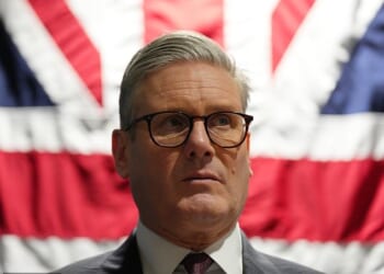 Keir Starmer talks with Peter Mandelson in February last year while he was Ambassador to the US