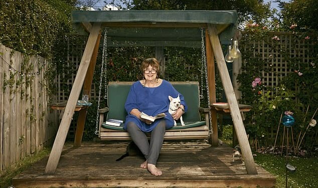 Dame Jenni Murray, who hosted BBC Radio 4's Woman's Hour for more than three decades, has died at the age of 75