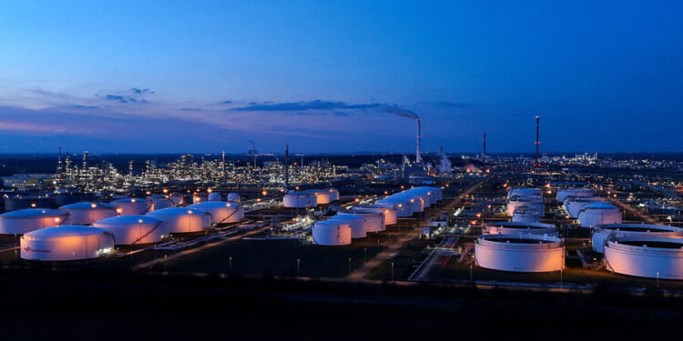 Europe struggles to adhere to lessons from energy shocks