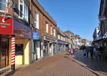 Family run shoe shop closes with 'heavy heart' after 13 years & launches 'massive' clearance sale