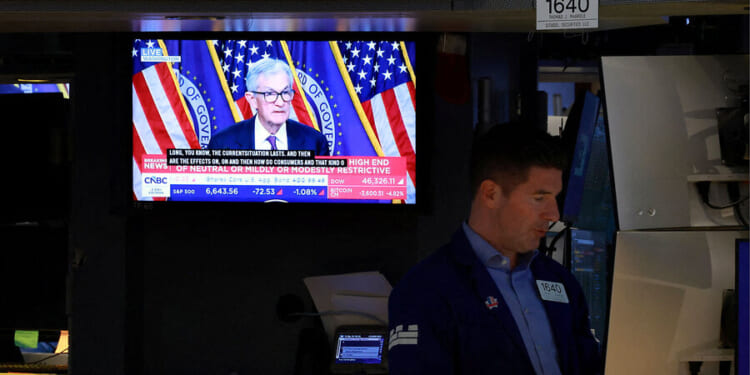 Fed keeps interest rates on hold, cautious about the war, jobs, and oil prices