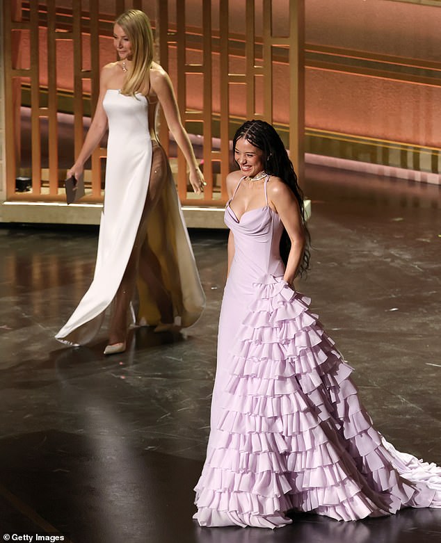 The actress later stepped onto the stage to help present the inaugural Oscar award for Best Casting - which went to One Battle After Another