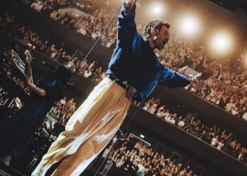 Harry Styles' One Night Only Netflix concert suffered technical glitches within minutes of it dropping onto the streaming platform - as eager fans were logged on to watch the show