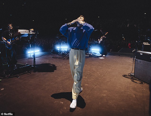 But in a touching moment between songs, Harry thanked fans for coming out before using the night to speak on the conflict in the Middle East