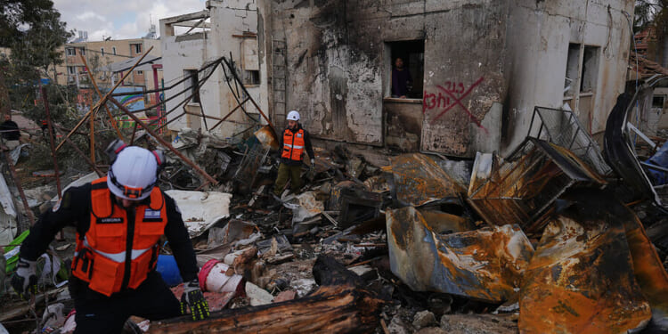 Iran threatens to ‘completely’ close Strait of Hormuz after Trump ultimatum