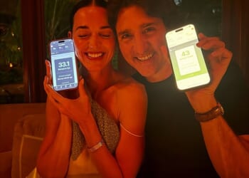 Katy Perry shared a snapshot from a romantic dinner date with her boyfriend Justin Trudeau on Friday