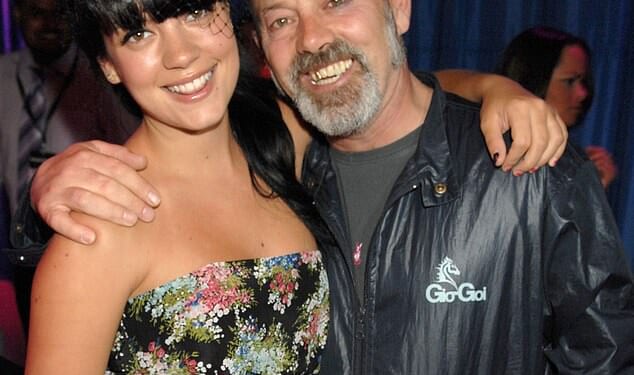 Lily, 40, has previously been candid about her strained relationship with her father, once describing him as ¿narcissistic and cold¿