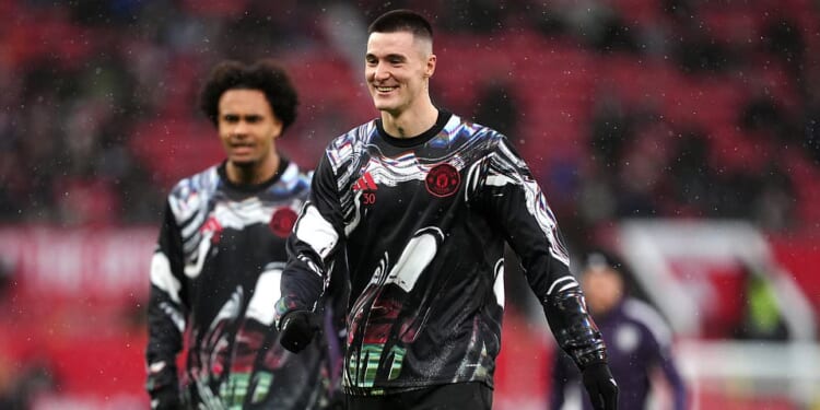 Manchester United vs Crystal Palace - Premier League LIVE: Latest score, team news and updates as Benjamin Sesko STARTS with Red Devils targeting fourth home win in a row which would see them leapfrog Villa plus Fulham vs Spurs