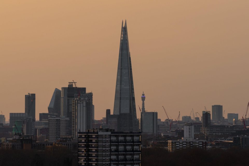 London, UK. 5th March 2026. UK Weather: Saharan dust cloud sunset. The Shard skyscraper building seen in vivid orangey hues on Thursday evening due to the Saharan dust phenomenon which happens several times a year in the UK. Big dust storms in the Sa