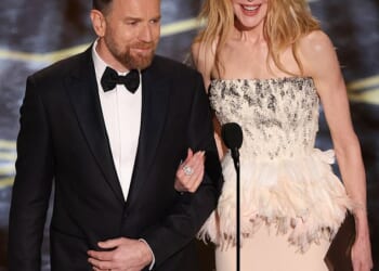 Hollywood stars Nicole Kidman and Ewan McGregor have been slammed online, after they had a very flirty reunion onstage at the Oscars on Sunday night