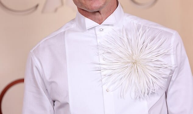 Pedro Pascal has sparked concern amongst fans as he debuted a shocking new look at the 2026 Oscars