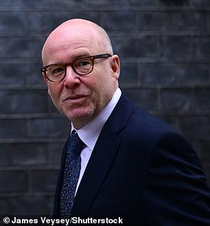 Starmer had been hiding behind legal advice from his Attorney General, Lord Hermer, who was instrumental in the PM¿s decision to hand over the Chagos Islands to Mauritius