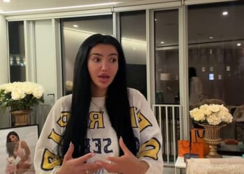 Chloe Khan told on TikTok that a gang tried to steal her Pomeranian dog, Dior, from her while taking the Tube