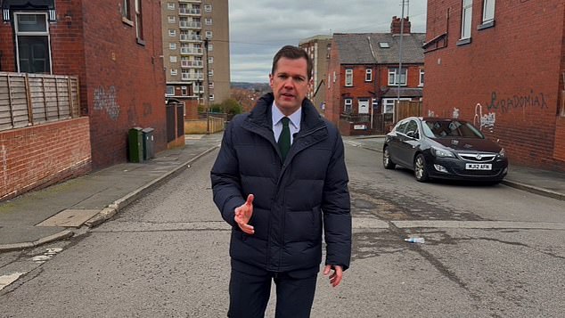 Reform's Robert Jenrick has stepped up warnings over 'sectarian' voting in Britain