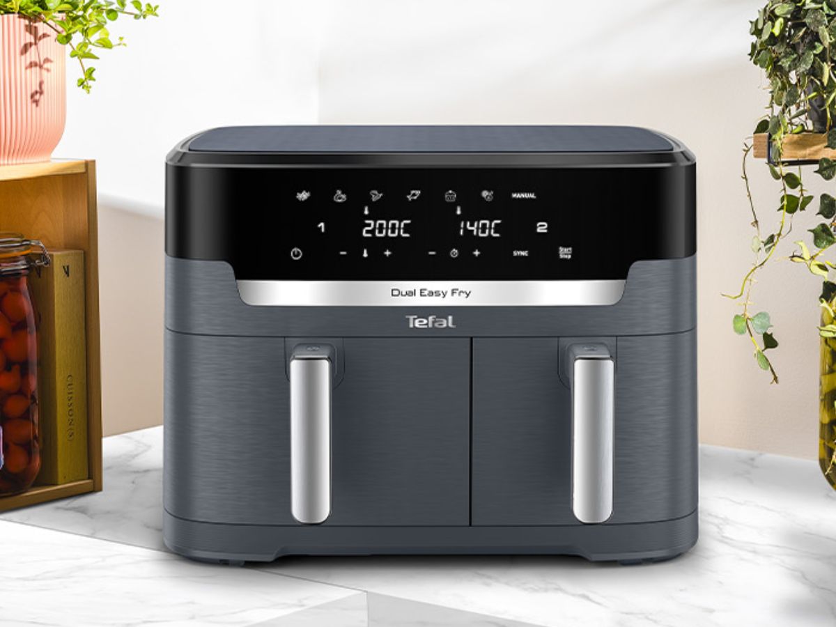 Tefal Dual Easy Fry air fryer with two baskets, set to 200 degrees Celsius and 140 degrees Celsius.