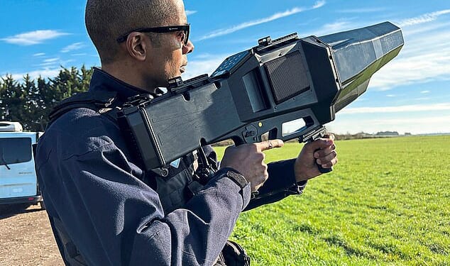 Snipers and SWAT teams will join more than 1,000 uniformed police officers to form a 'ring of steel' around the Dolby Theatre