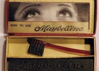 Before we had high-tech bristles, mascaras consisted of a block of dark pigment and a tiny brush for application. People used to spit in the tub to wet the mixture and apply it on the eyes - and while the tools appear fiddly to modern eyes, they achieved surprisingly theatrical results.