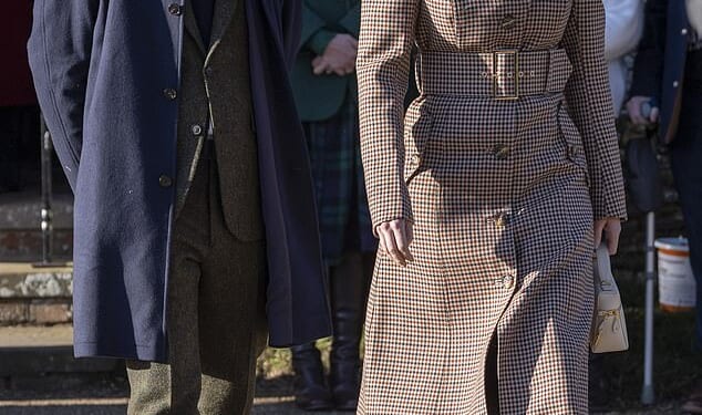 Princess Beatrice and Edoardo Mapelli Mozzi shared a 'strained' moment at Sandringham ahead of the revelations of their 'troubled marriage', body language expert Judi James has claimed