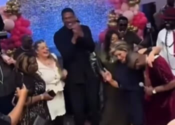 Anthony Joshua was seen dancing with the mothers of his two friends who were killed